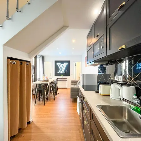 Urbanflat 115 - Grand Duplex Dans Le Centre De *
